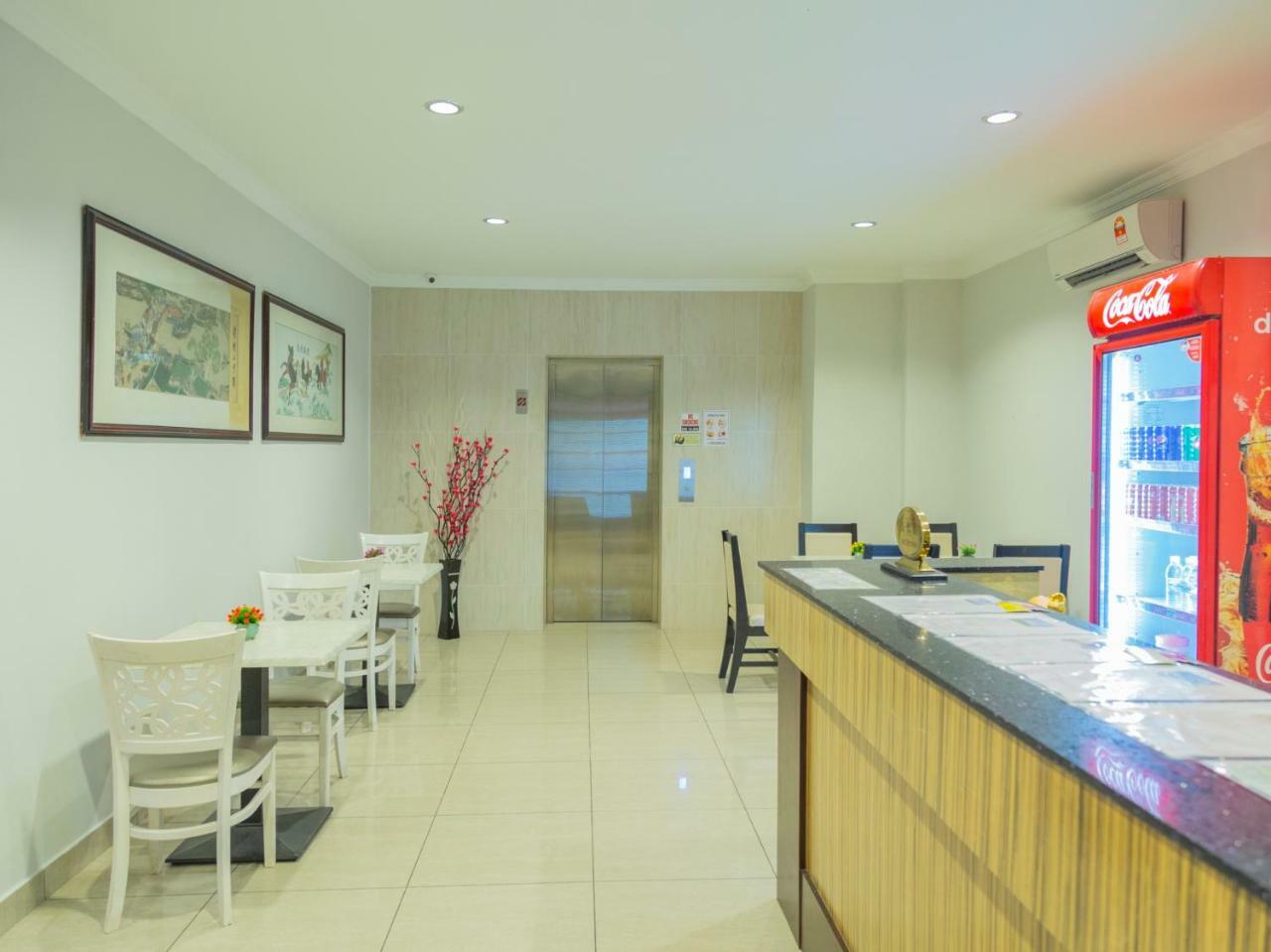 Summer Hotel Kota Kinabalu Buitenkant foto