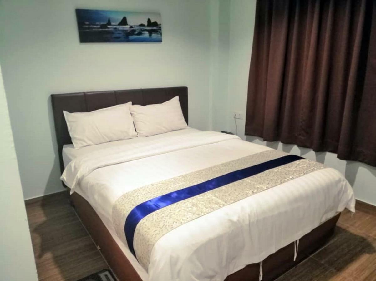 Summer Hotel Kota Kinabalu Buitenkant foto